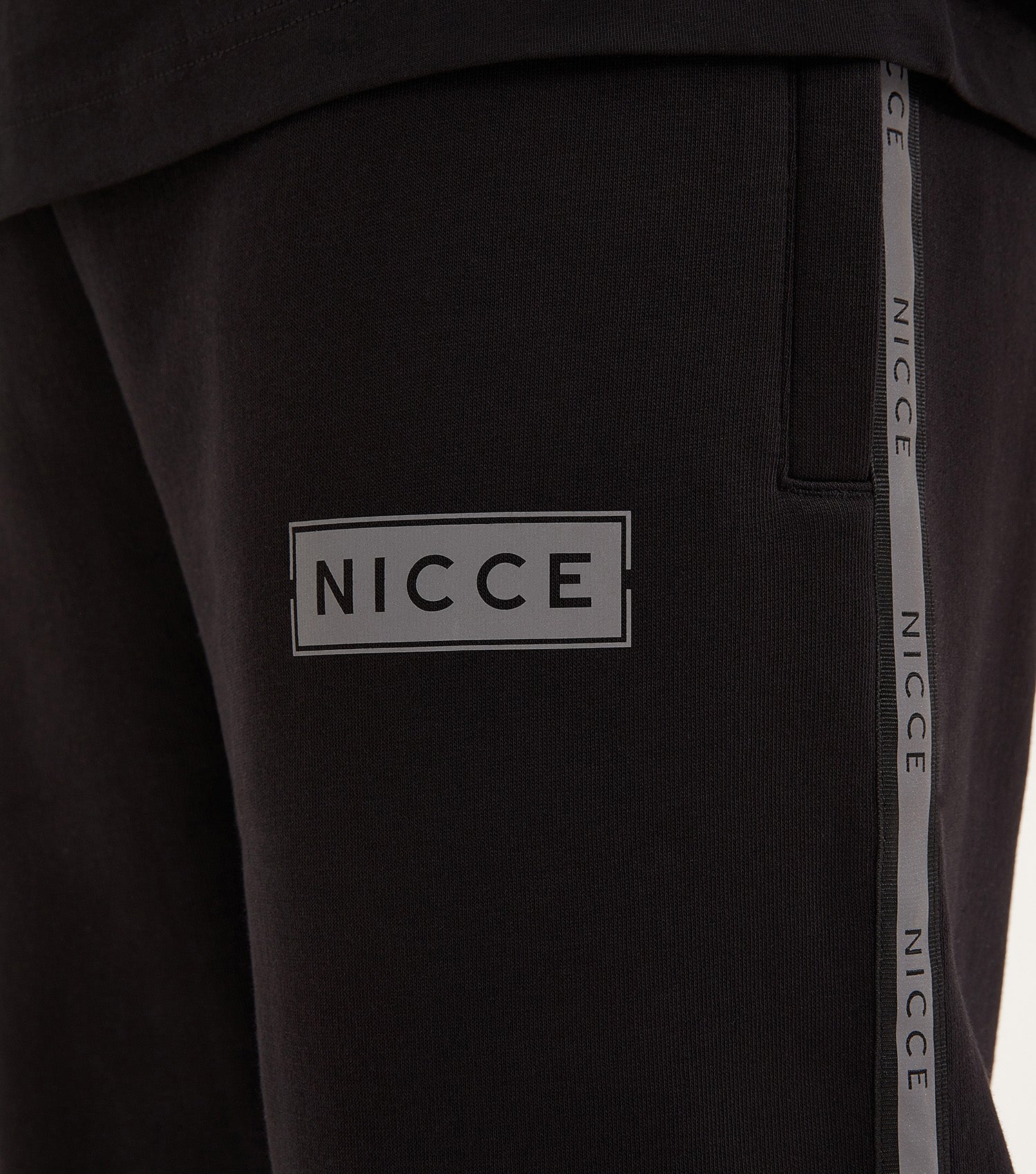 Nicce base reflective online logo joggers